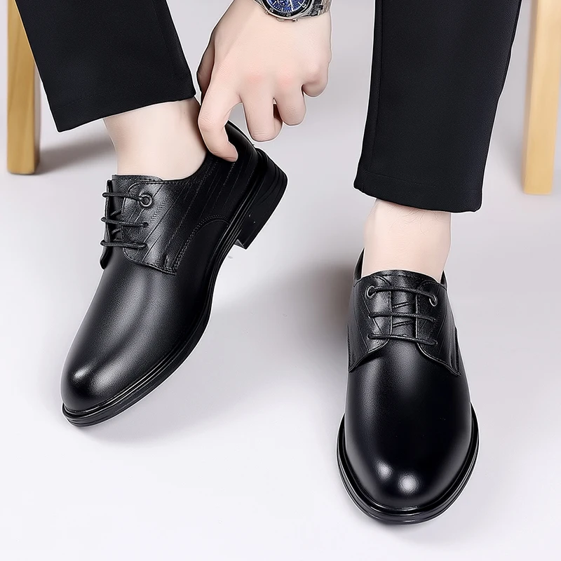 Classic Black Men's Banquet Wedding Oxford Shoes High Quality Men Comfortable Lace Up Formal Wear Business Casual Leather Shoes
Classic Black Men's Banquet Wedding Oxford Shoes High Quality Men Comfortable Lace Up Formal Wear Business Casual Leather Shoes