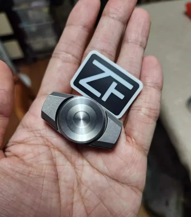 Продукт б/у EDC ZF титановый гироскоп для пальцев игрушки для декомпрессии
Продукт б/у EDC ZF титановый гироскоп для пальцев игрушки для декомпрессии