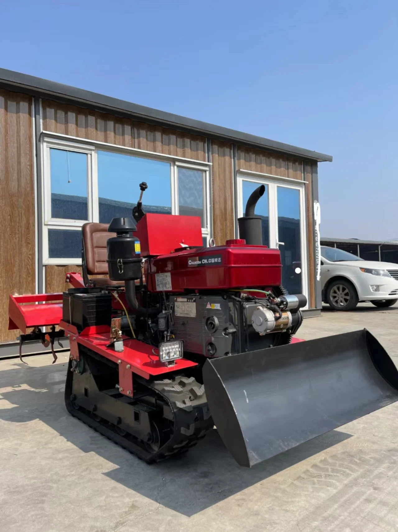 Сельскохозяйственная техника Mini 25HP3, 5 л.с., плантатор на гусеничном ходу для прополки и удобрения
Сельскохозяйственная техника Mini 25HP3, 5 л.с., плантатор на гусеничном ходу для прополки и удобрения