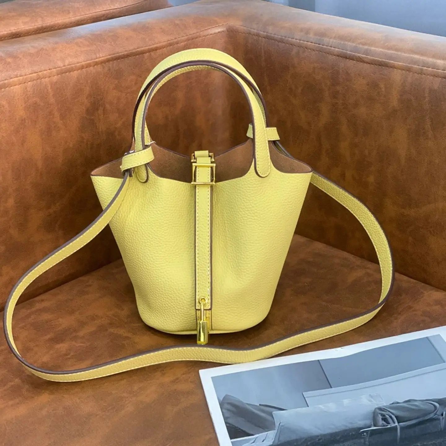 MENDY Shoulder Bags for Women Mini Small Bucket Style Tote Bag Genuine Leather Cowhide Handbag Crossboday Luxury Designer
MENDY Shoulder Bags for Women Mini Small Bucket Style Tote Bag Genuine Leather Cowhide Handbag Crossboday Luxury Designer