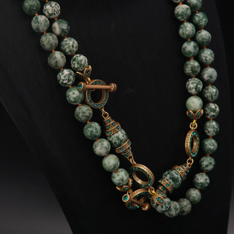 Regal Court-Style Green Patterned Stone Beaded Necklace - Antique-Inspired Vintage Luxury Jewelry
Regal Court-Style Green Patterned Stone Beaded Necklace - Antique-Inspired Vintage Luxury Jewelry