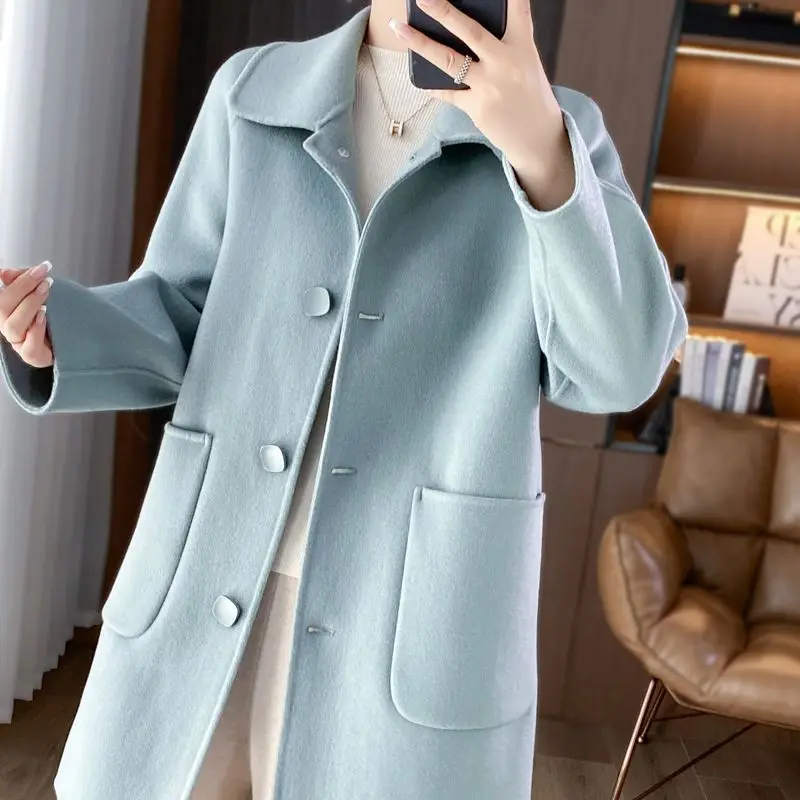 Wool Double-Sided Woolen Coat Women's Autumn And Winter new Long Doll Collar Small Woolen Coat Pink Green
Wool Double-Sided Woolen Coat Women's Autumn And Winter new Long Doll Collar Small Woolen Coat Pink Green