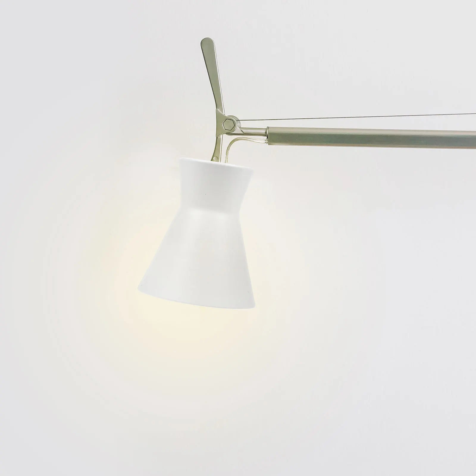 Compact Metal Lampshade Desk Iron Lamp Shade Vintage Wax Melting Lamp Cover Stylish Home Office Decorative Lighting
Compact Metal Lampshade Desk Iron Lamp Shade Vintage Wax Melting Lamp Cover Stylish Home Office Decorative Lighting