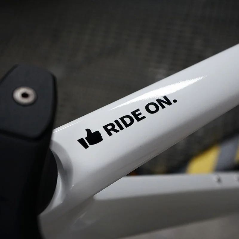 2PCS/SEST Vibrant Cycling - Themed "Ride On" Sticker, Great for Bikes, Guitars, Fridges, Notebooks & Desktop Organizers
2PCS/SEST Vibrant Cycling - Themed "Ride On" Sticker, Great for Bikes, Guitars, Fridges, Notebooks & Desktop Organizers