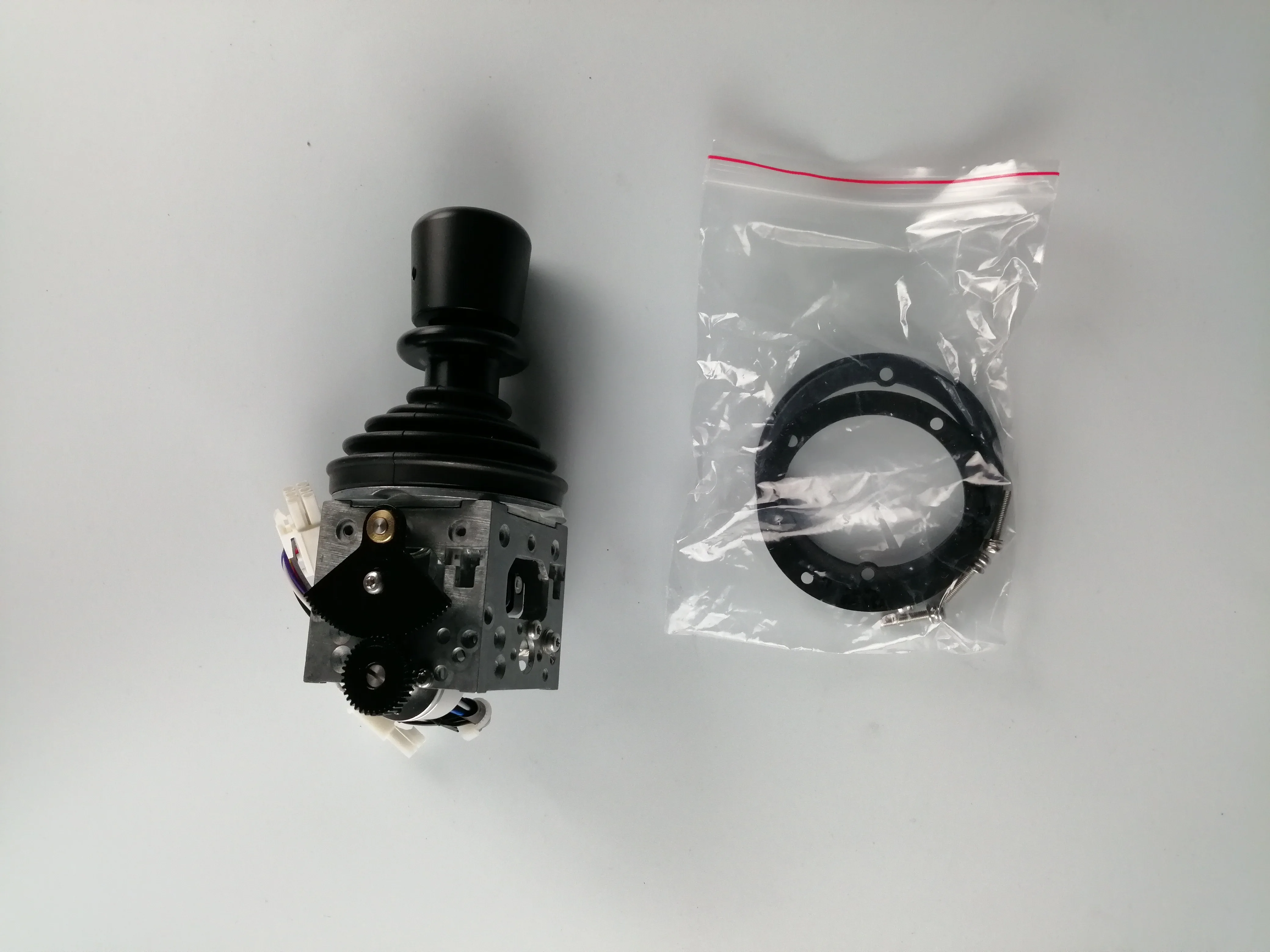 Горячая распродажа: Высококачественный ремкомплект для асфальтоукладчика S1800-2 (номер детали 2187202), рукоятка управления ходом (контроль хода)
Горячая распродажа: Высококачественный ремкомплект для асфальтоукладчика S1800-2 (номер детали 2187202), рукоятка управления ходом (контроль хода)