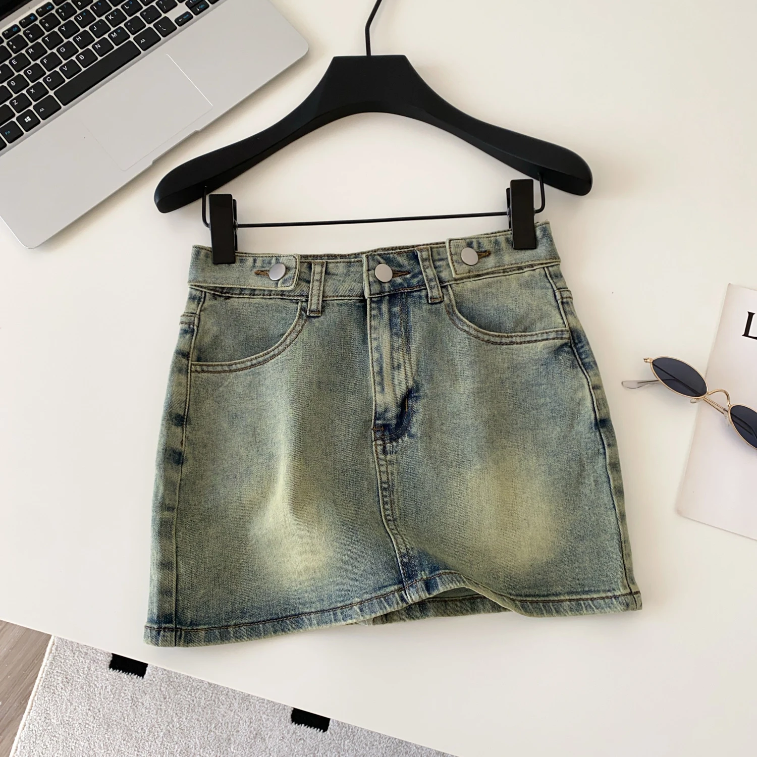 Women Sexy slim pencil Skirt Party Fashion Vintage Skirts Goth autumn hotsweet Clothing mini dress
Women Sexy slim pencil Skirt Party Fashion Vintage Skirts Goth autumn hotsweet Clothing mini dress