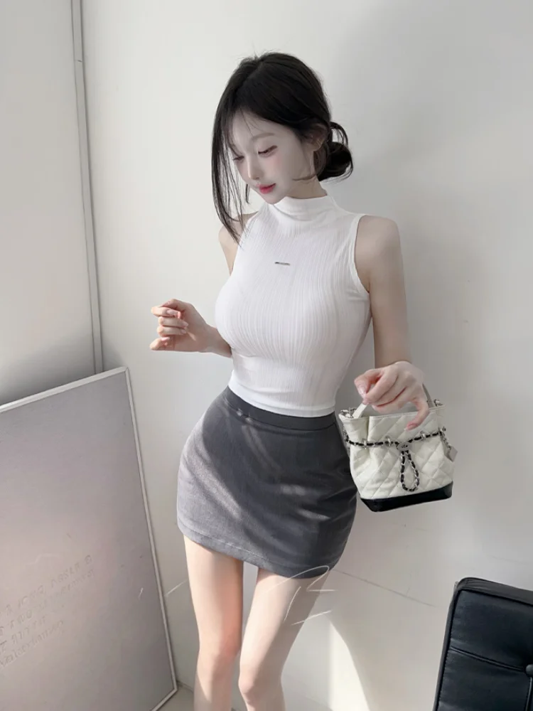 Sexy Slim Fit Sleeveless Vest Top High Waist Skirt Two Piece Set Pure Color Short Length Fashionable Summer Outfit for Women
Sexy Slim Fit Sleeveless Vest Top High Waist Skirt Two Piece Set Pure Color Short Length Fashionable Summer Outfit for Women