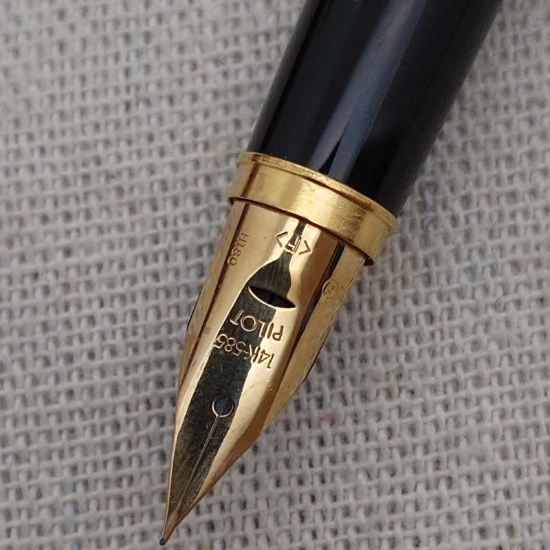 Original Authentic Japanese Pen PILOT Limited Edition Customer GRANDEE Classic Maple+Rollerball Pen 14K F Nib Two Pens Box Set
Original Authentic Japanese Pen PILOT Limited Edition Customer GRANDEE Classic Maple+Rollerball Pen 14K F Nib Two Pens Box Set