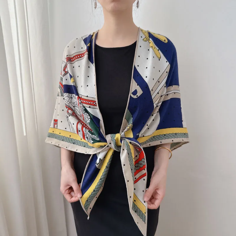 European and American style color-blocked ultra-high-quality herringbone velvet scarf women, chain polka busine
European and American style color-blocked ultra-high-quality herringbone velvet scarf women, chain polka busine