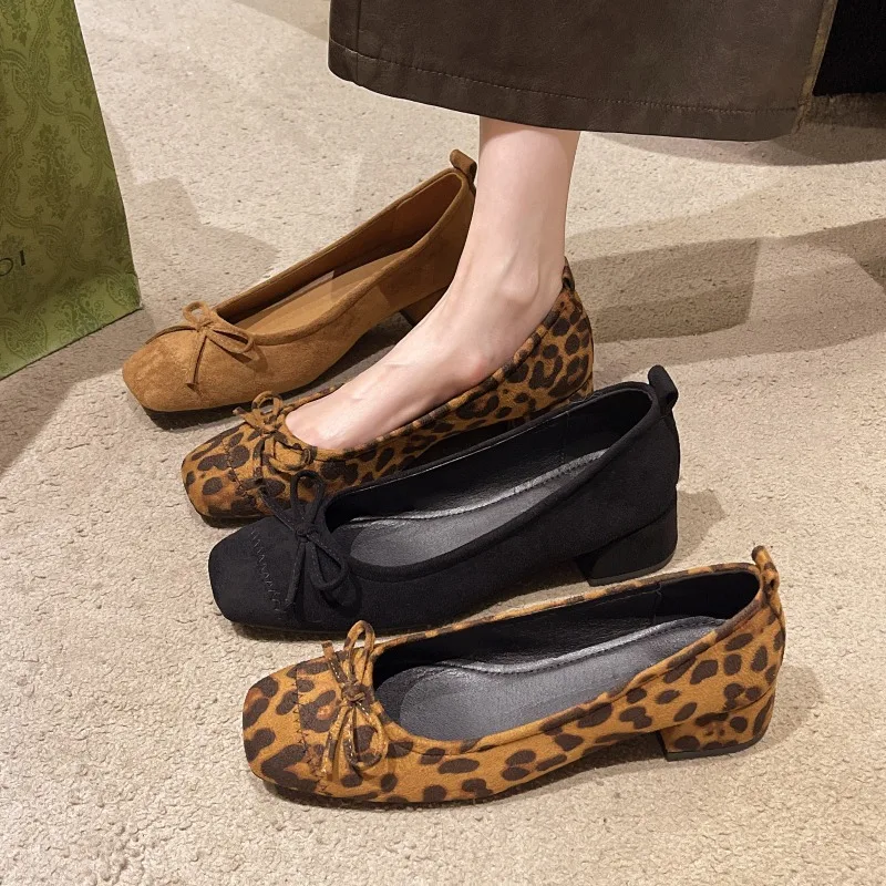 New Design Fashionable Square Heels Bowknot Comfortable Versatile Wear-resistant Leopard Print Shoes Low Heels Pumps Zapatos
New Design Fashionable Square Heels Bowknot Comfortable Versatile Wear-resistant Leopard Print Shoes Low Heels Pumps Zapatos