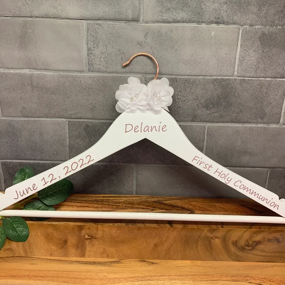Personalized 1Pcs ROSE GOLD Hook White Communion Hanger Wedding Bridal Supplies Holiday Birthday Souvenirs Elegant Dress Hanger
Personalized 1Pcs ROSE GOLD Hook White Communion Hanger Wedding Bridal Supplies Holiday Birthday Souvenirs Elegant Dress Hanger