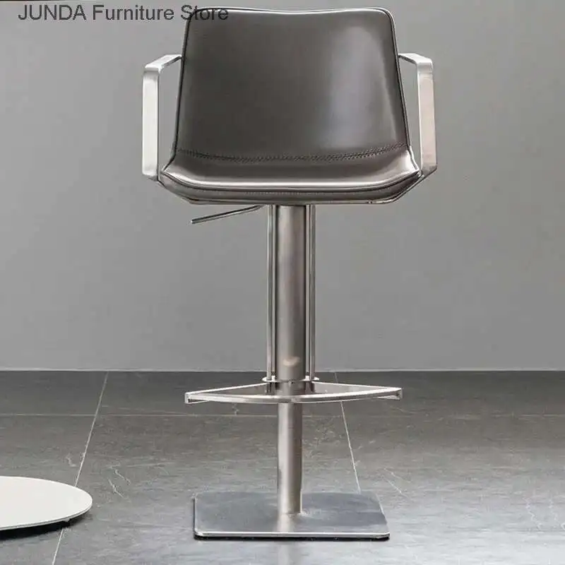 Modern and Minimalist Bar Chair Dining Room Iron Rotating Bar Chair Luxury Backrest High Legged Stool Chaise 라탄의자 Furnitures AA
Modern and Minimalist Bar Chair Dining Room Iron Rotating Bar Chair Luxury Backrest High Legged Stool Chaise 라탄의자 Furnitures AA
