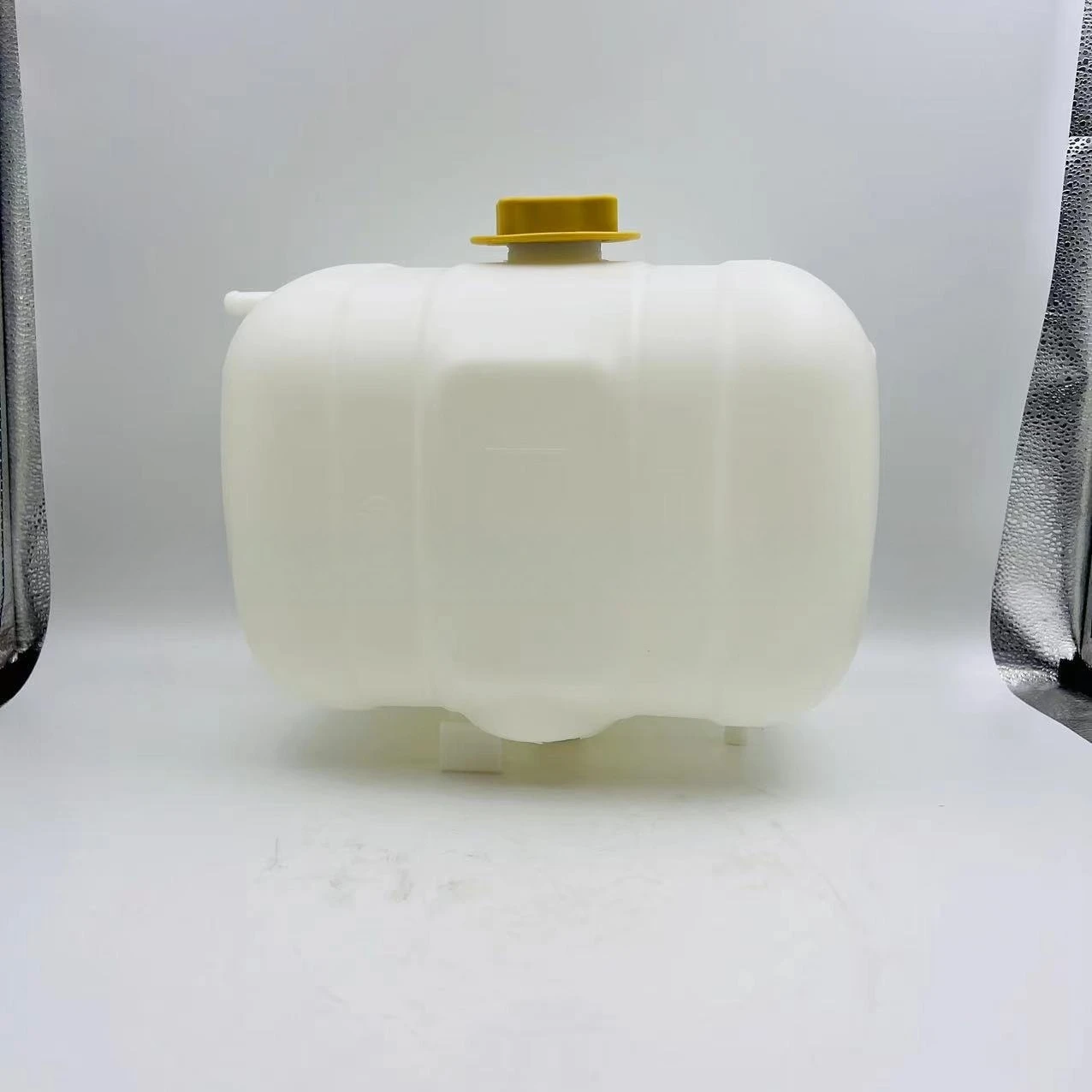 Excavator Loader Accessories 17214674 11110410 17214676 Auxiliary Water Tank EC210B
Excavator Loader Accessories 17214674 11110410 17214676 Auxiliary Water Tank EC210B