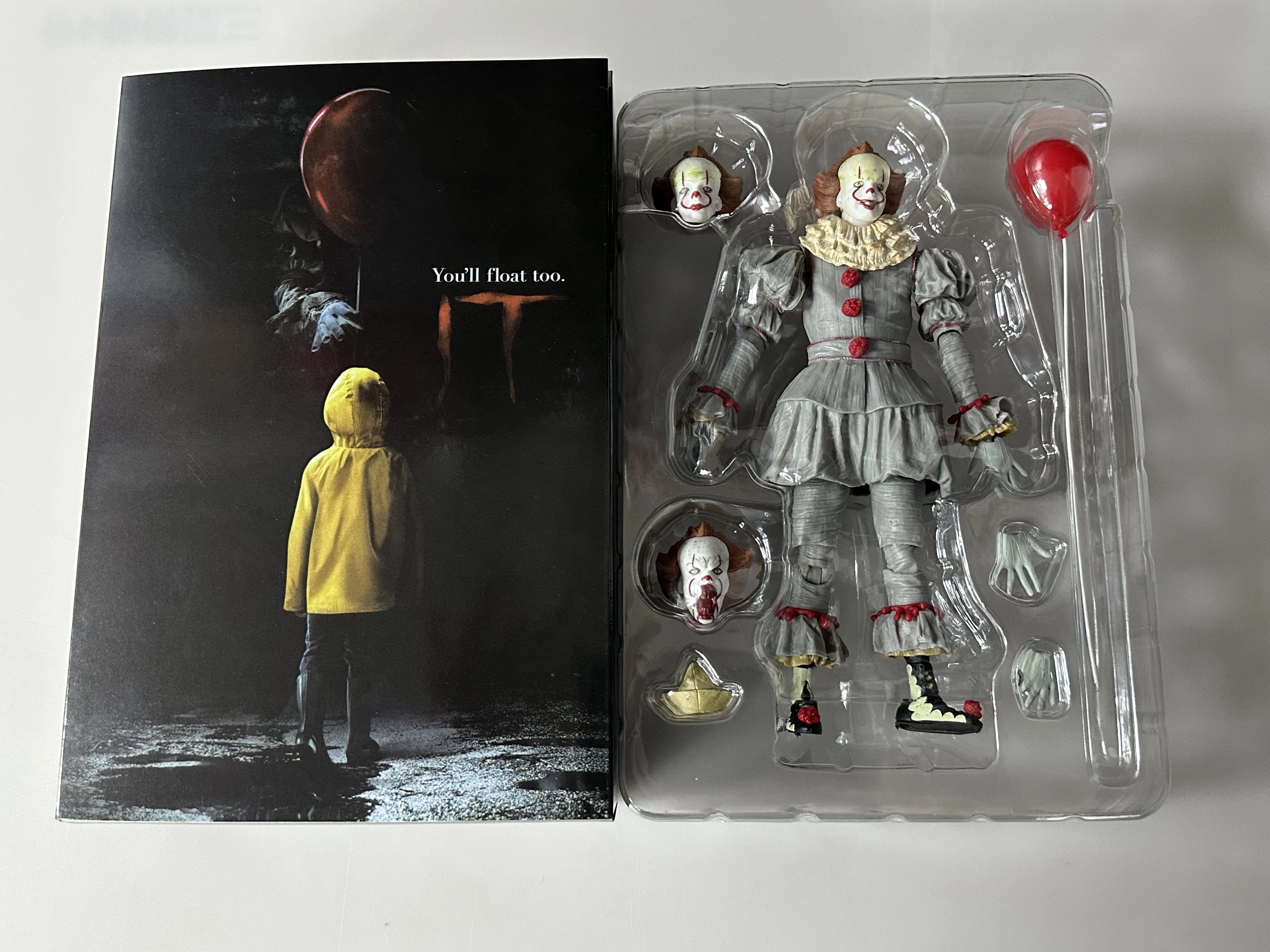 Clown Resurrected Deluxe Edition Joint-Movable Puppet Model Pendant Collectible Halloween Gift Movie-Themed
Clown Resurrected Deluxe Edition Joint-Movable Puppet Model Pendant Collectible Halloween Gift Movie-Themed