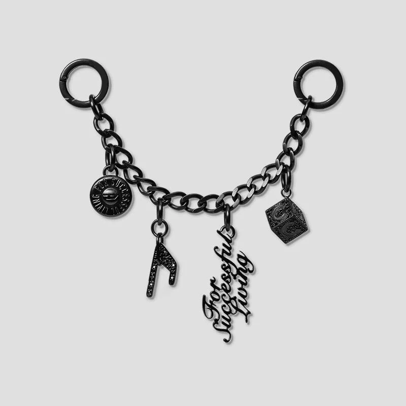 1:1 Retro Black Diamond Pendant Chain Phone Straps Short Lanyard Phone Hanging Chain Bracelet 
1:1 Retro Black Diamond Pendant Chain Phone Straps Short Lanyard Phone Hanging Chain Bracelet