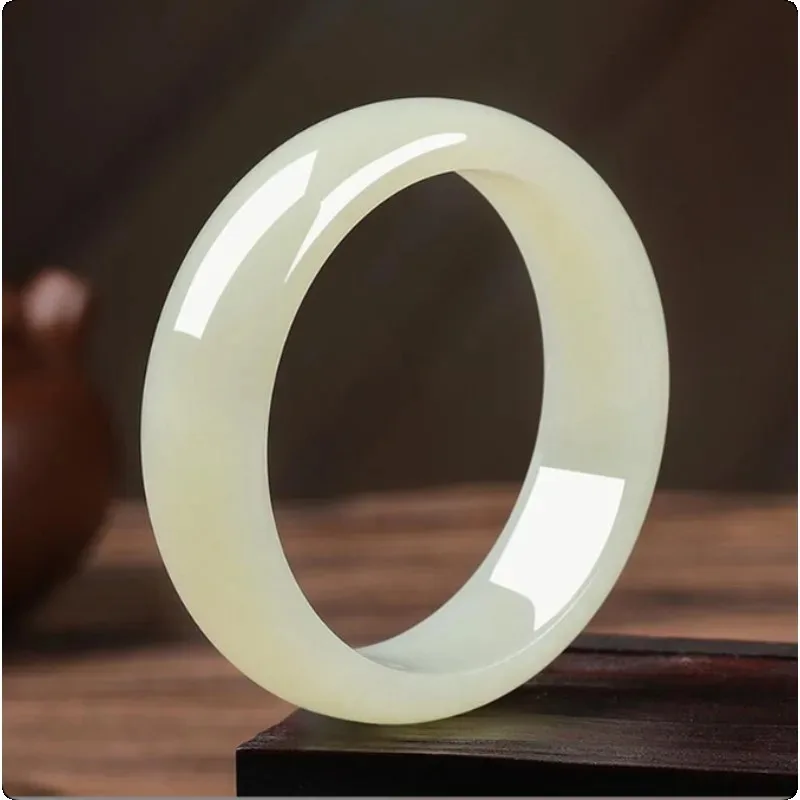 New Natural White Jade Bracelet, Classic Fashion and Simple Jewelry
New Natural White Jade Bracelet, Classic Fashion and Simple Jewelry