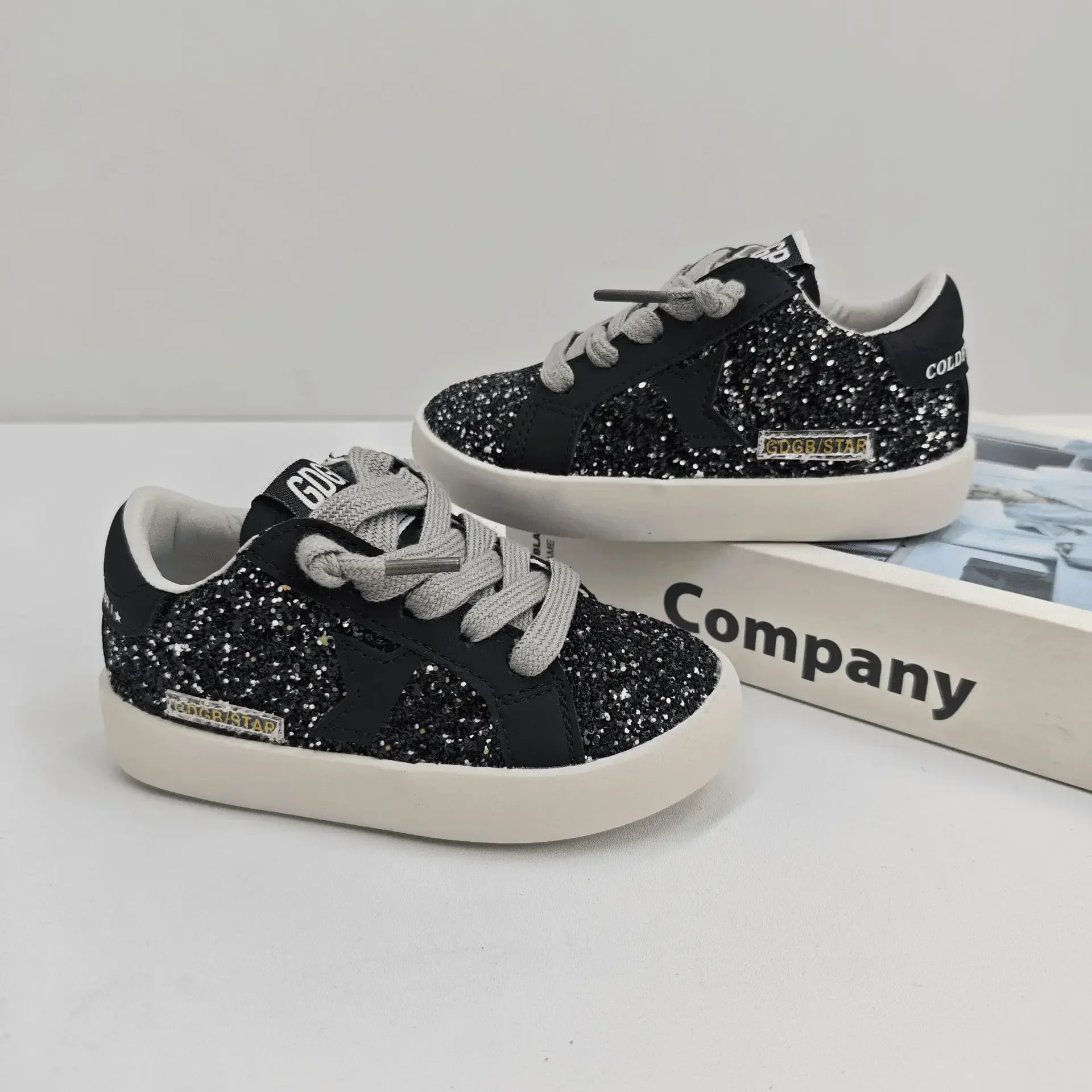 Fashion Sneakers for Kids Boys and Girls Color-Block Casual Shoes KIDS Soft Sole Sports Shoes Comfortable Non-Slip Star Sneakers
Fashion Sneakers for Kids Boys and Girls Color-Block Casual Shoes KIDS Soft Sole Sports Shoes Comfortable Non-Slip Star Sneakers