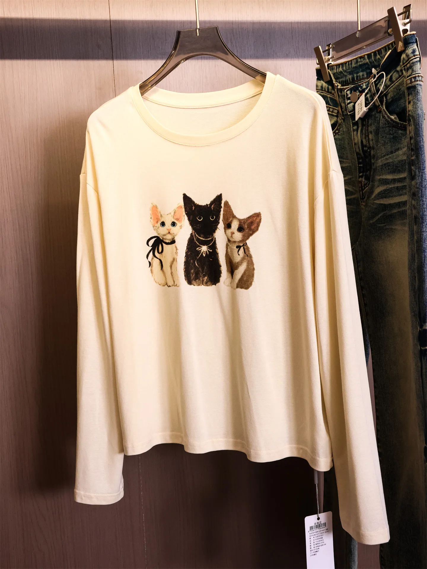 Loose Fit Print Long Sleeve round Neck T-Shirt Casual Style Women's Top Breathable Cotton Blend Comfortable All Seasons Wear
Loose Fit Print Long Sleeve round Neck T-Shirt Casual Style Women's Top Breathable Cotton Blend Comfortable All Seasons Wear