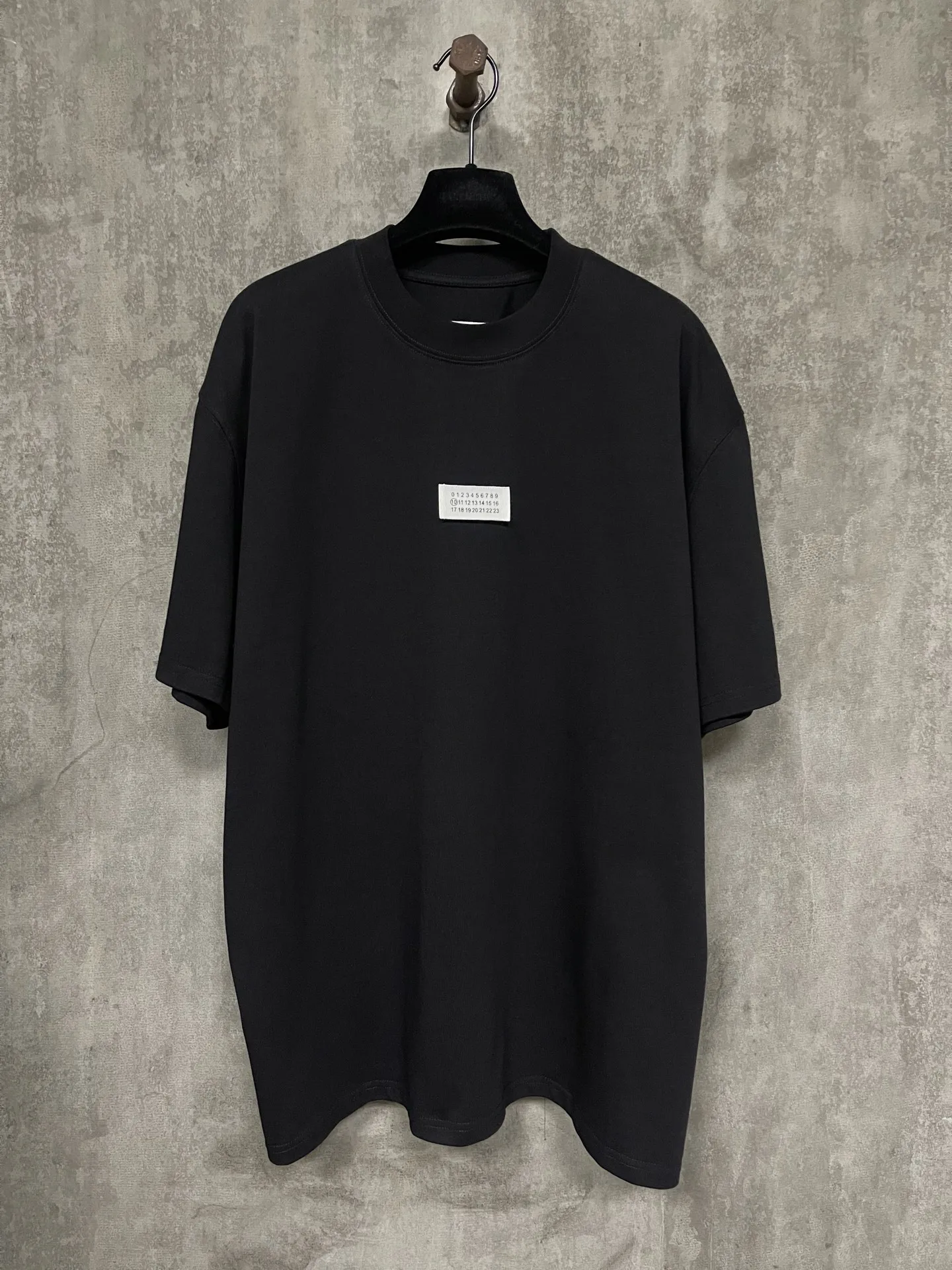 Loose Casual ort Sve T-irt ex Logo Label Stier 2025 New Collection Digital Print Cotton Comfortable Fit T-irt
Loose Casual ort Sve T-irt ex Logo Label Stier 2025 New Collection Digital Print Cotton Comfortable Fit T-irt