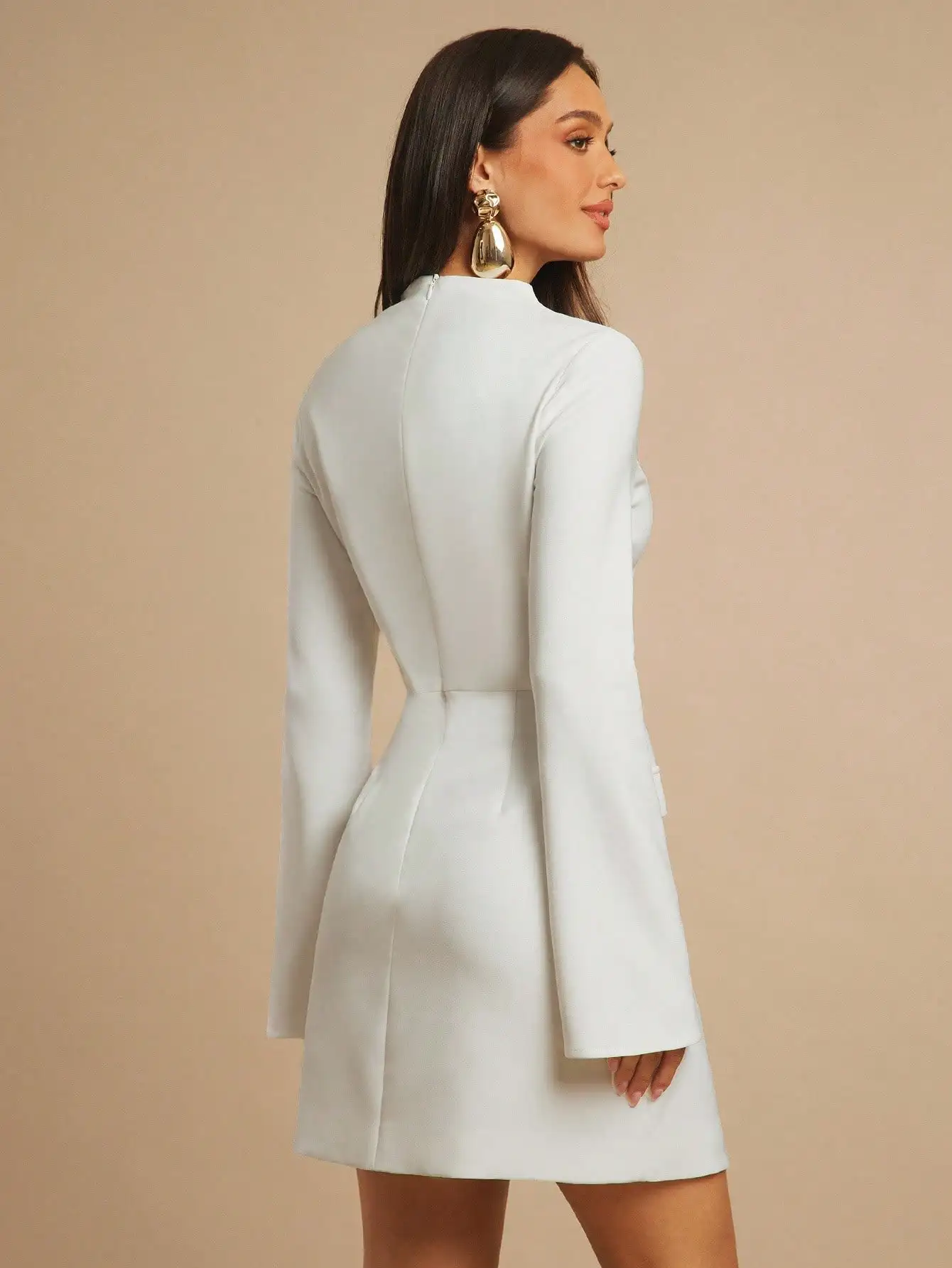 White Long Sleeve Mini Dress With Flared Cuffs And Faux Pockets, Smart Casual Office Wear
White Long Sleeve Mini Dress With Flared Cuffs And Faux Pockets, Smart Casual Office Wear