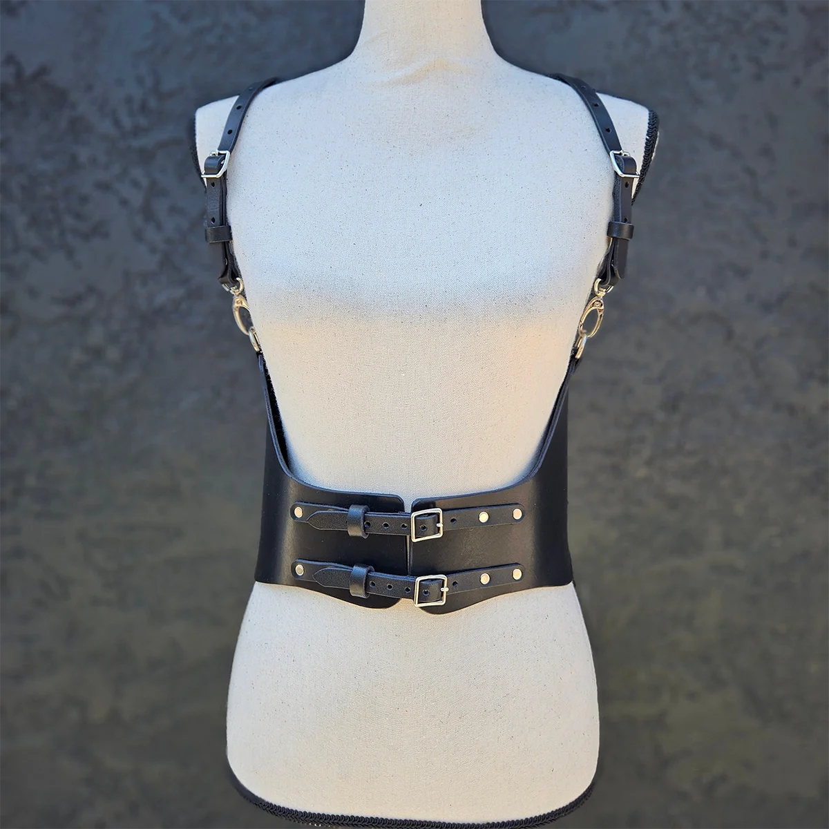 Готический корсетный пояс из искусственной кожи, кожаный пояс-корсет в стиле панк, корсетный пояс для женщин, аксессуар для рейв-образов.
Готический корсетный пояс из искусственной кожи, кожаный пояс-корсет в стиле панк, корсетный пояс для женщин, аксессуар для рейв-образов.