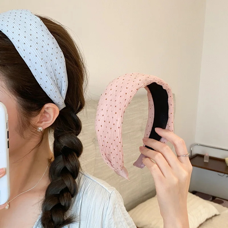 2026 Retro Boho Breeze Wind Dot Stretch Women's Hairbands Korean Ins Fashion Wide Headbands Yoga Sports Dating Hair Accessories
2026 Retro Boho Breeze Wind Dot Stretch Women's Hairbands Korean Ins Fashion Wide Headbands Yoga Sports Dating Hair Accessories