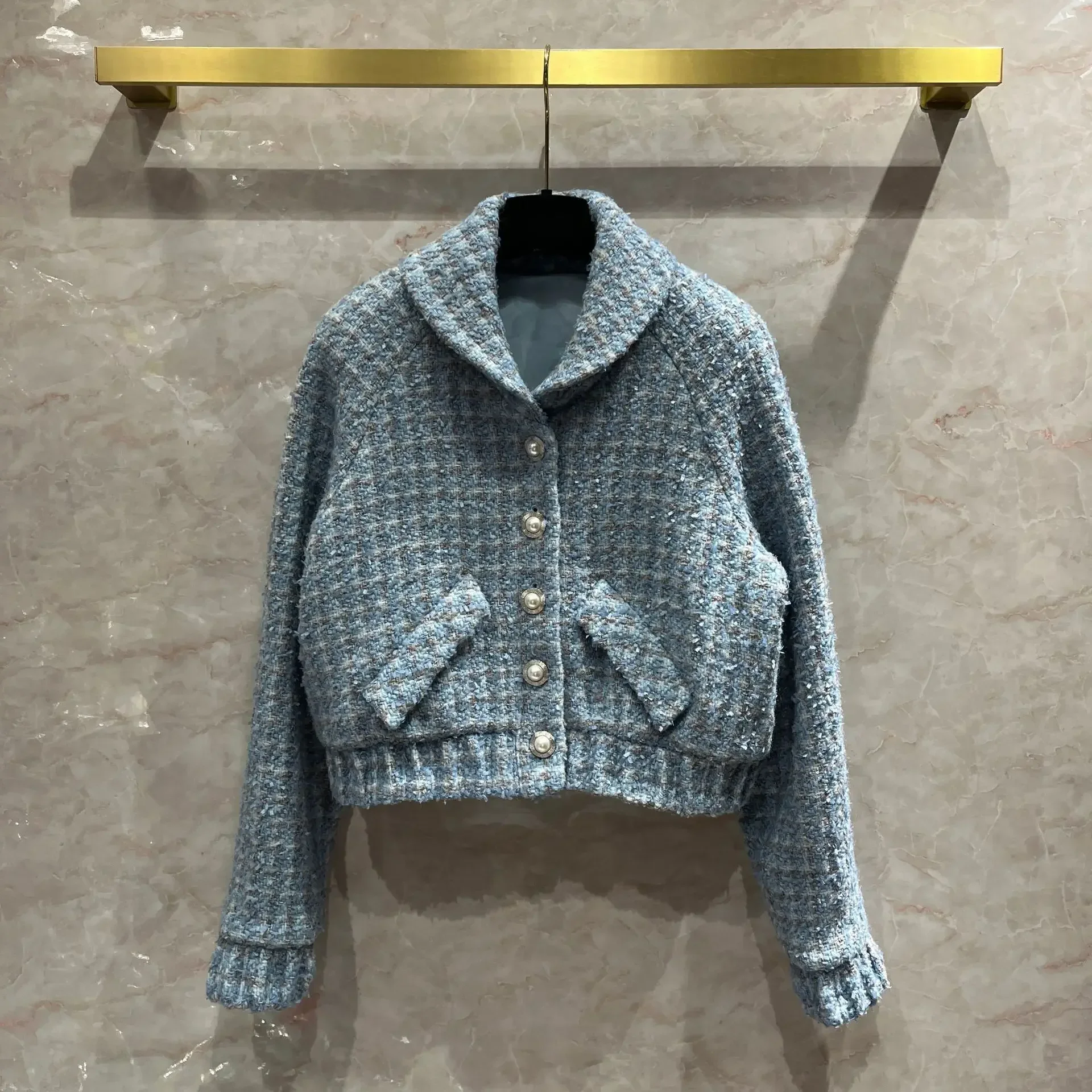 New Blue plaid woven round lapel collar tweed coat women's high-end small fragrant short woolen jacket
New Blue plaid woven round lapel collar tweed coat women's high-end small fragrant short woolen jacket