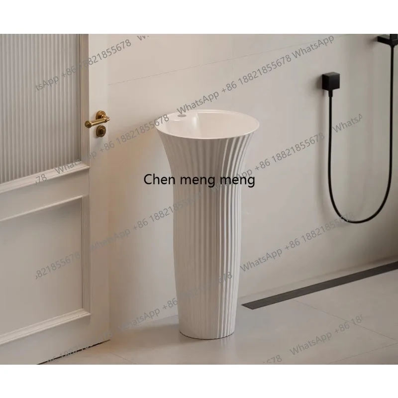 Керамическая интегрированная колонна-умывальник для небольшой квартиры, напольная модель.
Керамическая интегрированная колонна-умывальник для небольшой квартиры, напольная модель.