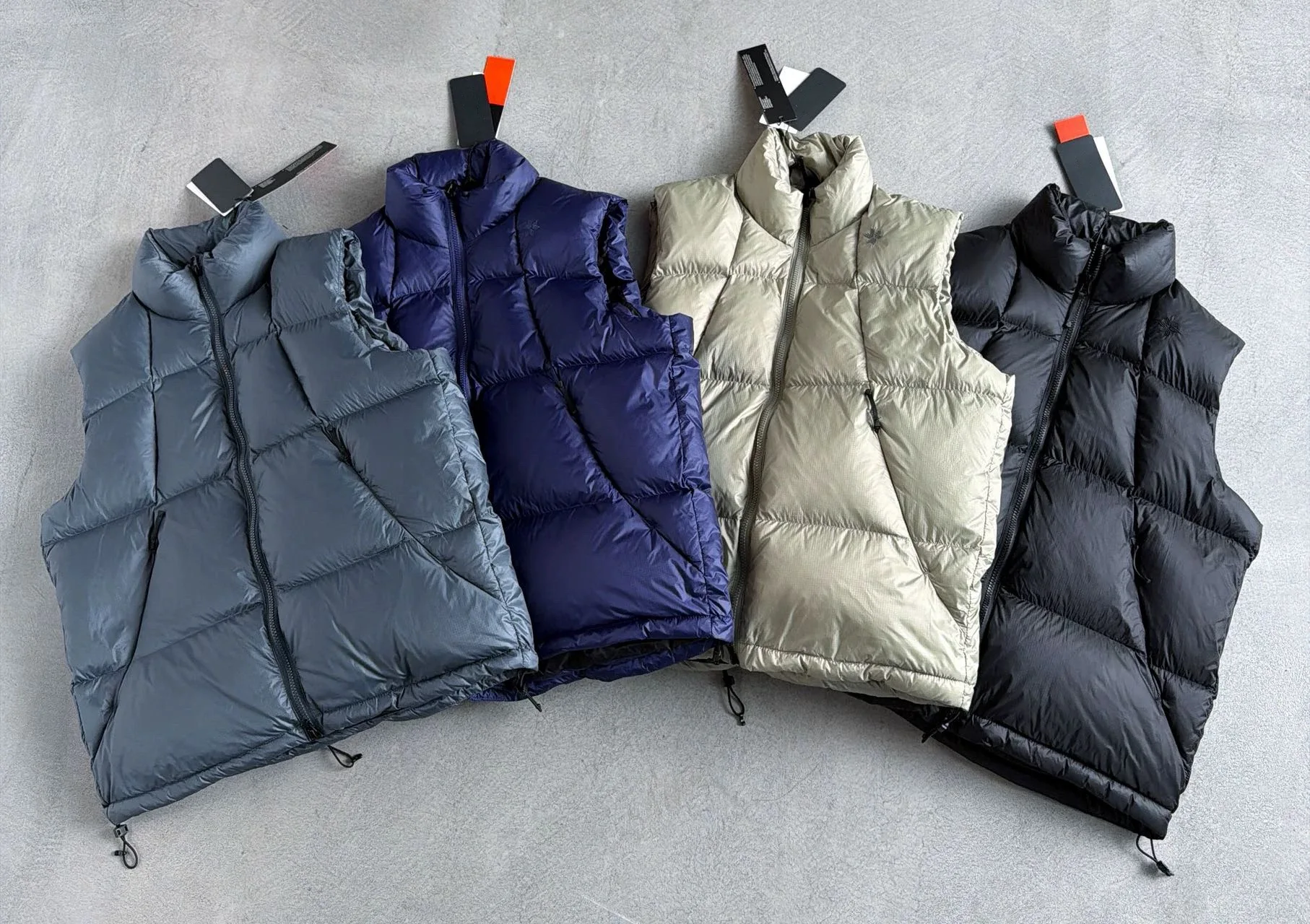 Lightweight GDW PERTEX down Vest Duck Feather Filling 160g Warm Thickened Vest for Young Men Trendy Color Zipper Closure
Lightweight GDW PERTEX down Vest Duck Feather Filling 160g Warm Thickened Vest for Young Men Trendy Color Zipper Closure