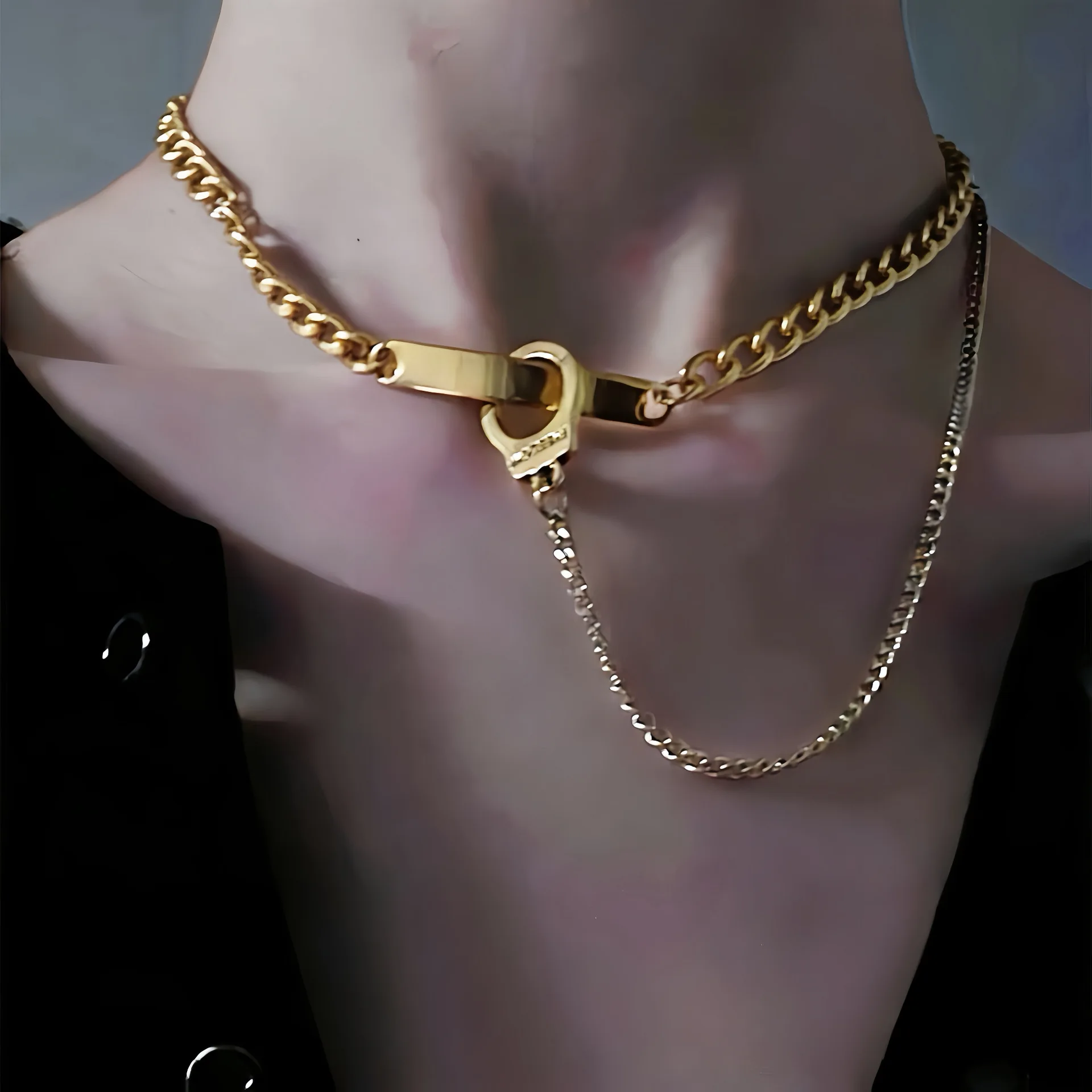 Vintage Punk Stainless Steel Cuban Necklace Silver Gold Splicing Double Circle Lock Design Clavicle Chain Fashion Daily Ornament
Vintage Punk Stainless Steel Cuban Necklace Silver Gold Splicing Double Circle Lock Design Clavicle Chain Fashion Daily Ornament