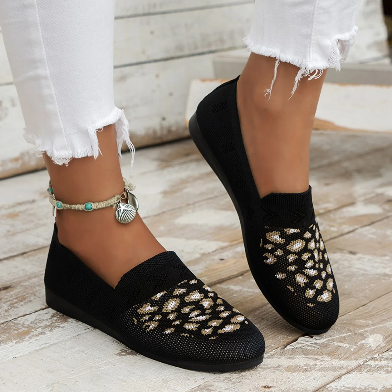 Women's Fashion Mesh Flat Shoes Summer Lightweight Breathable Outdoor Walking Shoes Square Toe Women's Single Shoes
Women's Fashion Mesh Flat Shoes Summer Lightweight Breathable Outdoor Walking Shoes Square Toe Women's Single Shoes