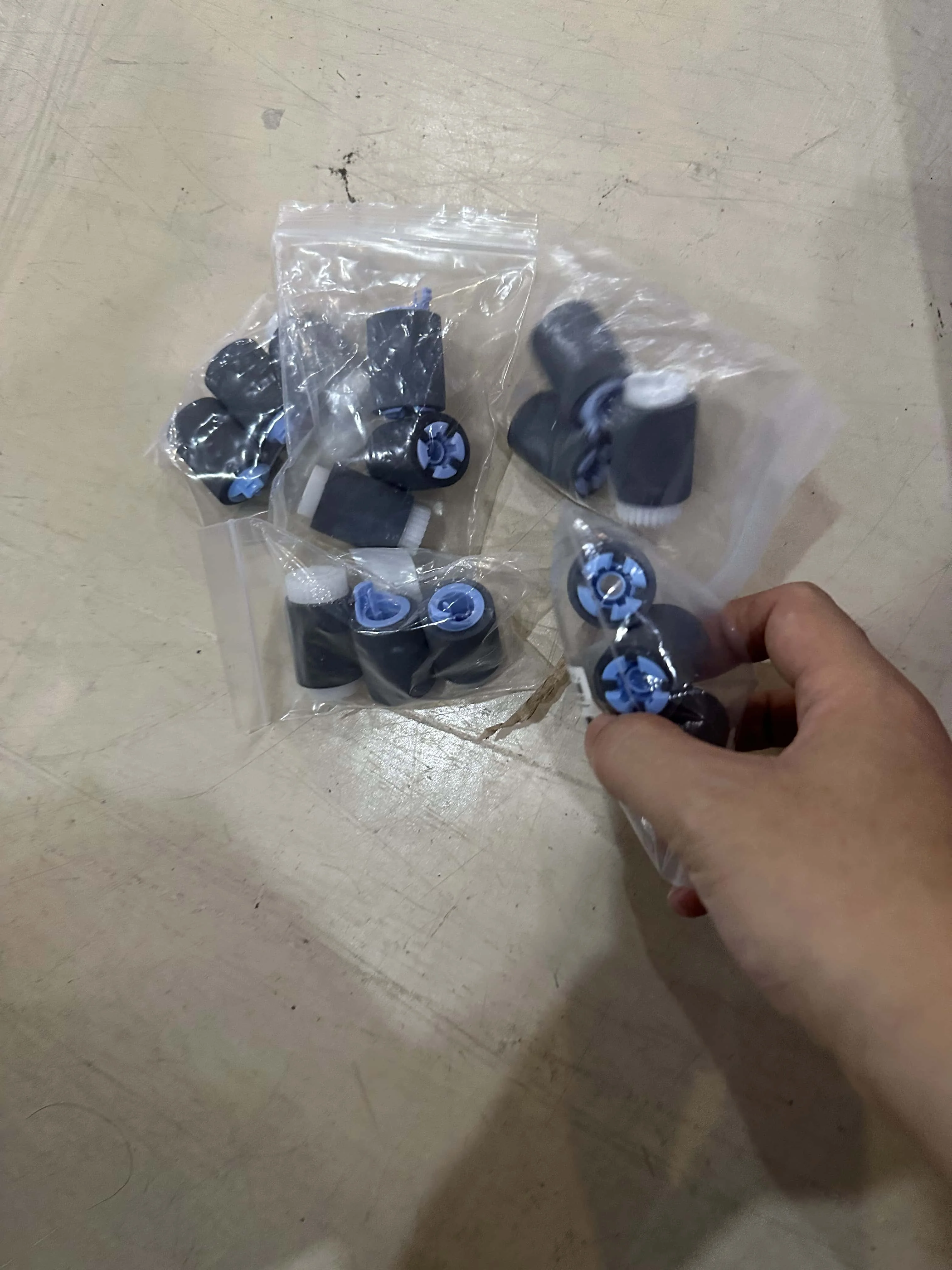 10X Separation Feed Pickup Roller for HP 4200 4300 4250 4345 4350 4700 4730 5200 CP4005 P4014 P4015 P4515 M601 RM1-0036 RM1-0037
10X Separation Feed Pickup Roller for HP 4200 4300 4250 4345 4350 4700 4730 5200 CP4005 P4014 P4015 P4515 M601 RM1-0036 RM1-0037