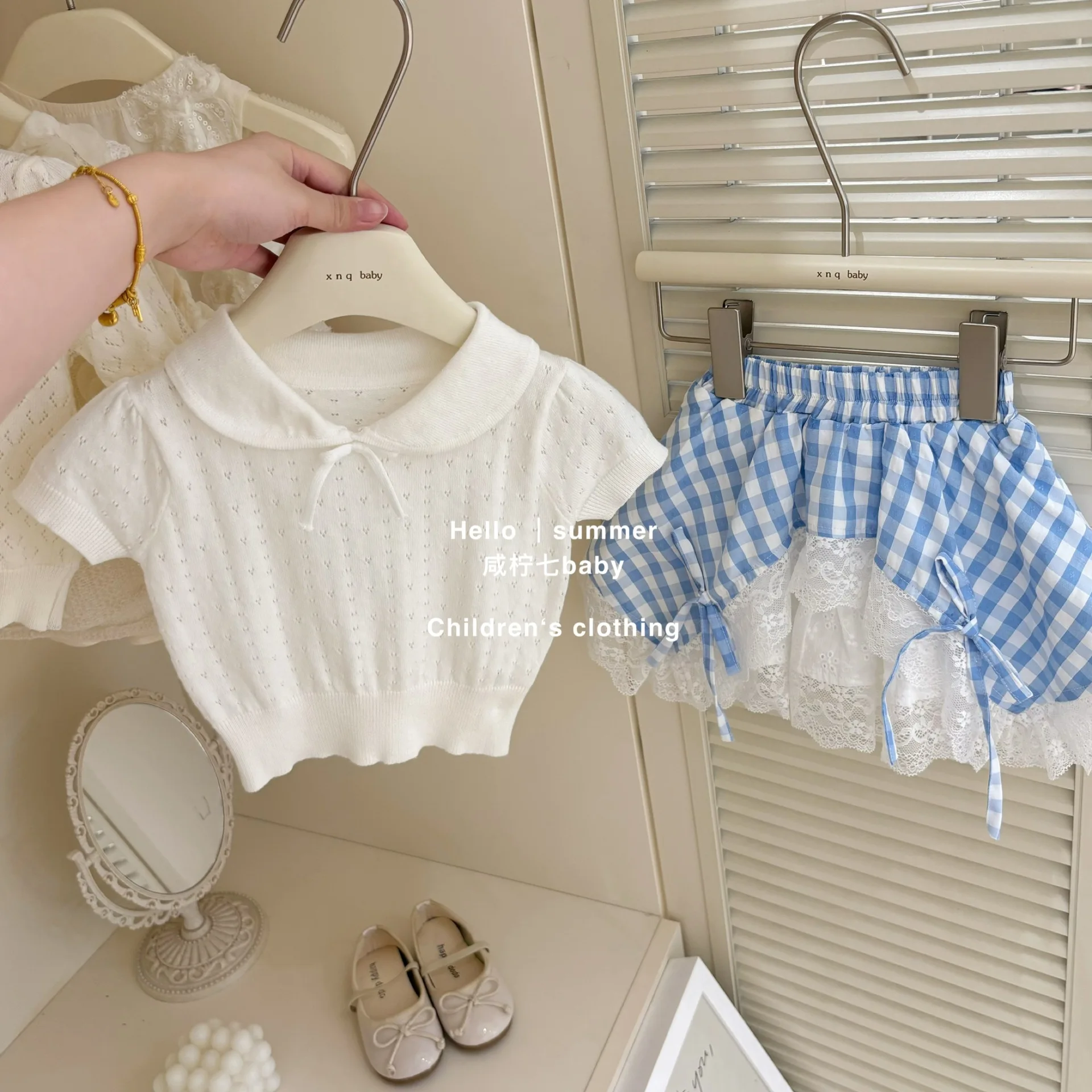 Girls Knitted T-shirt Summer Baby Thin Sweet Hollow Short-sleeved Top Little Girl Plaid Skirt Fashion
Girls Knitted T-shirt Summer Baby Thin Sweet Hollow Short-sleeved Top Little Girl Plaid Skirt Fashion