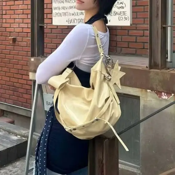 Stylish Wooden Bead Fringe One-Shoulder Cotton-Yarn Woven Bag, Casual Openwork Straw Bag, Beach Vacation-Style Beach Bag
Stylish Wooden Bead Fringe One-Shoulder Cotton-Yarn Woven Bag, Casual Openwork Straw Bag, Beach Vacation-Style Beach Bag