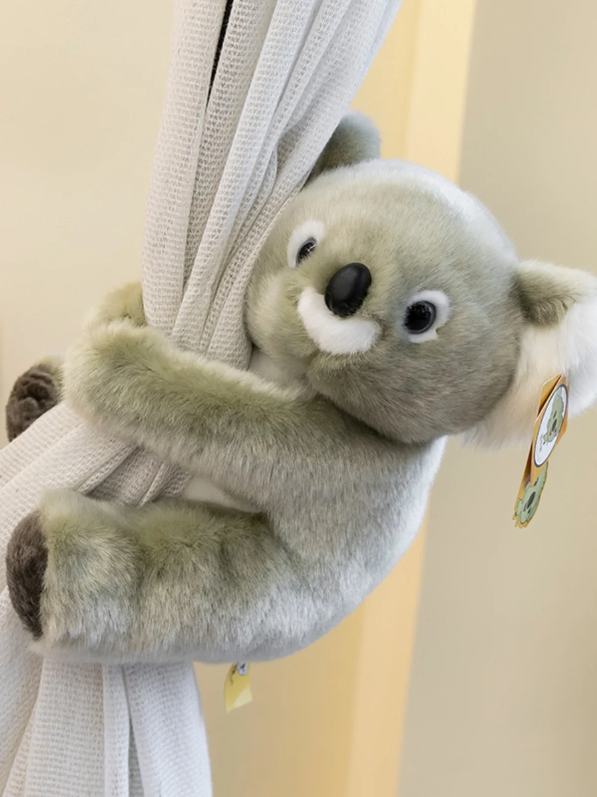 Милая кукла Plu Koala, реалистичная мягкая кукла, подарок на день рождения, игрушка-ведмедик из Пекина, ПП, наполненная хлопок
Милая кукла Plu Koala, реалистичная мягкая кукла, подарок на день рождения, игрушка-ведмедик из Пекина, ПП, наполненная хлопок