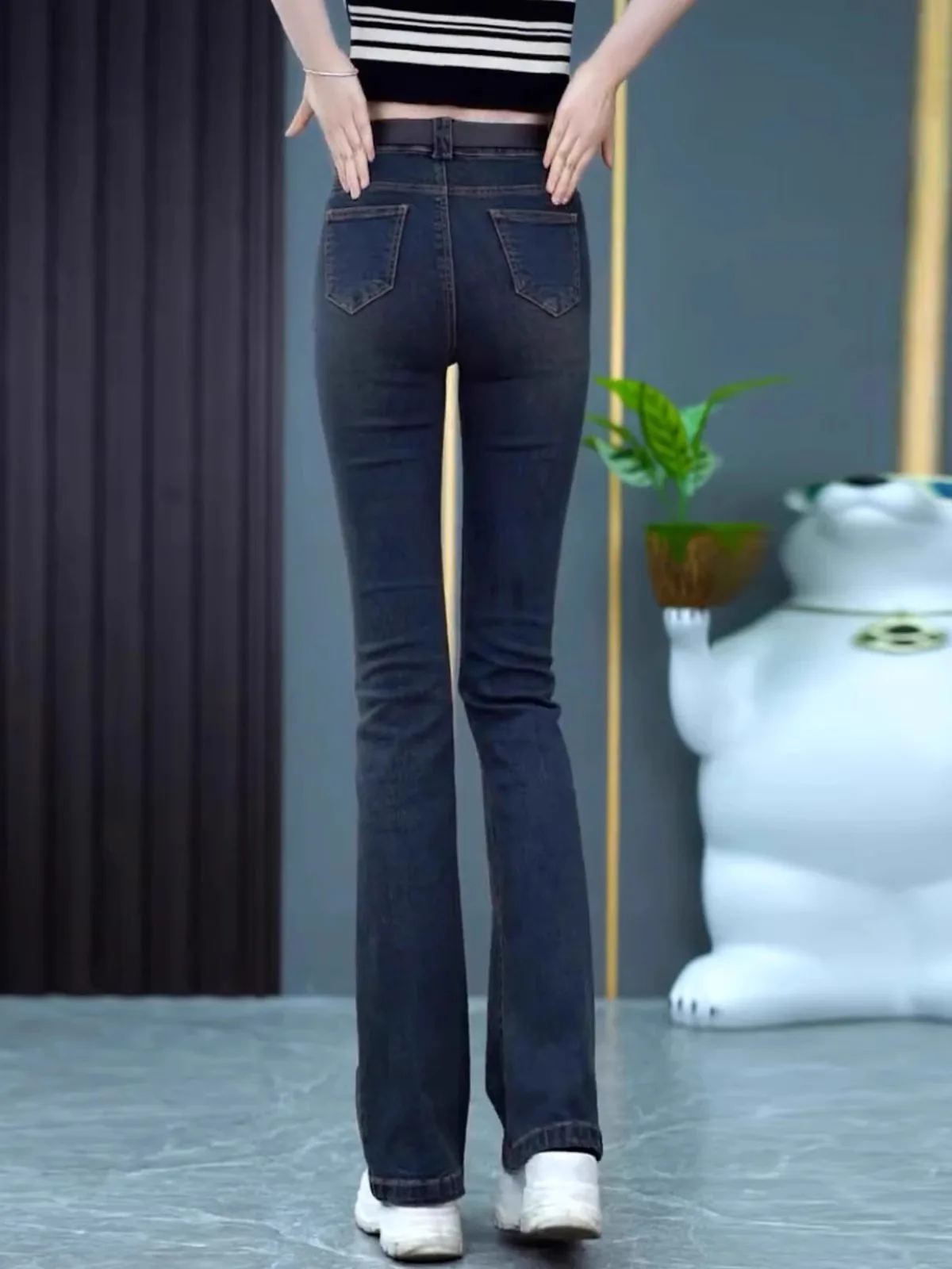 Retro Flared Jeans Women's High Waist Slimming Bootcut Pants Lengthening Effect Fleece Lined Thickened Denim Autumn Wear
Retro Flared Jeans Women's High Waist Slimming Bootcut Pants Lengthening Effect Fleece Lined Thickened Denim Autumn Wear