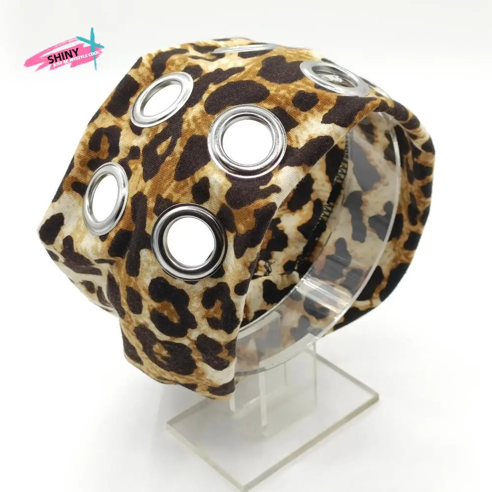 Stretchy Punk Headwrap with Eyelets Metal Rock Hollowed Out Eyelets Headband Steampunk Snake Print Grunge Style Headbands Girls
Stretchy Punk Headwrap with Eyelets Metal Rock Hollowed Out Eyelets Headband Steampunk Snake Print Grunge Style Headbands Girls