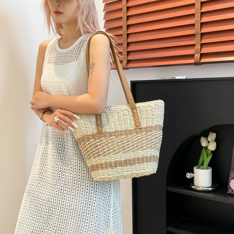 Модная летняя соломенная сумка-тоут для женщин — тканый кошелек ручной работы, пляжная модная легкая и просторная дневная сумка в стиле бохо
Модная летняя соломенная сумка-тоут для женщин — тканый кошелек ручной работы, пляжная модная легкая и просторная дневная сумка в стиле бохо