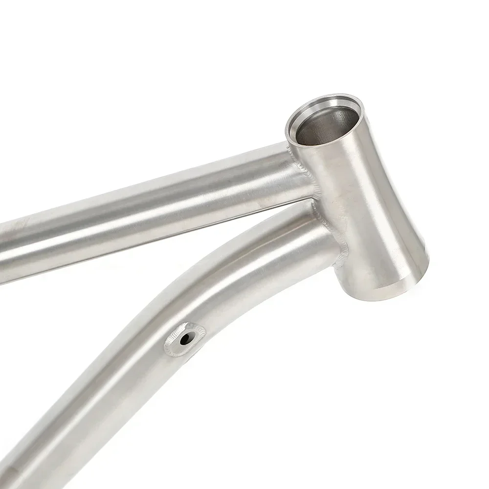 TWITTER AM-class high-end off-road grade titanium mountain bike frame barrel axle version12x142mm27.5,29in*15/17/19cm disc brake
TWITTER AM-class high-end off-road grade titanium mountain bike frame barrel axle version12x142mm27.5,29in*15/17/19cm disc brake