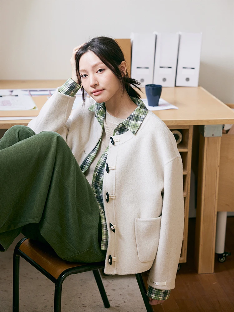 Классическое двустороннее шерстяное пальто с узором оленя и флинговой птицы, верхняя одежда на пуговицах из 00% шерсти для женщин
Классическое двустороннее шерстяное пальто с узором оленя и флинговой птицы, верхняя одежда на пуговицах из 00% шерсти для женщин