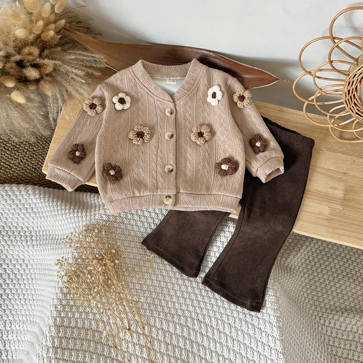 New Spring Autumn Fashion Kids Clothes Set Baby Girl 3D Small Flower Casual Tops+ Loose Trousers 2pcs Suit Outfits
New Spring Autumn Fashion Kids Clothes Set Baby Girl 3D Small Flower Casual Tops+ Loose Trousers 2pcs Suit Outfits