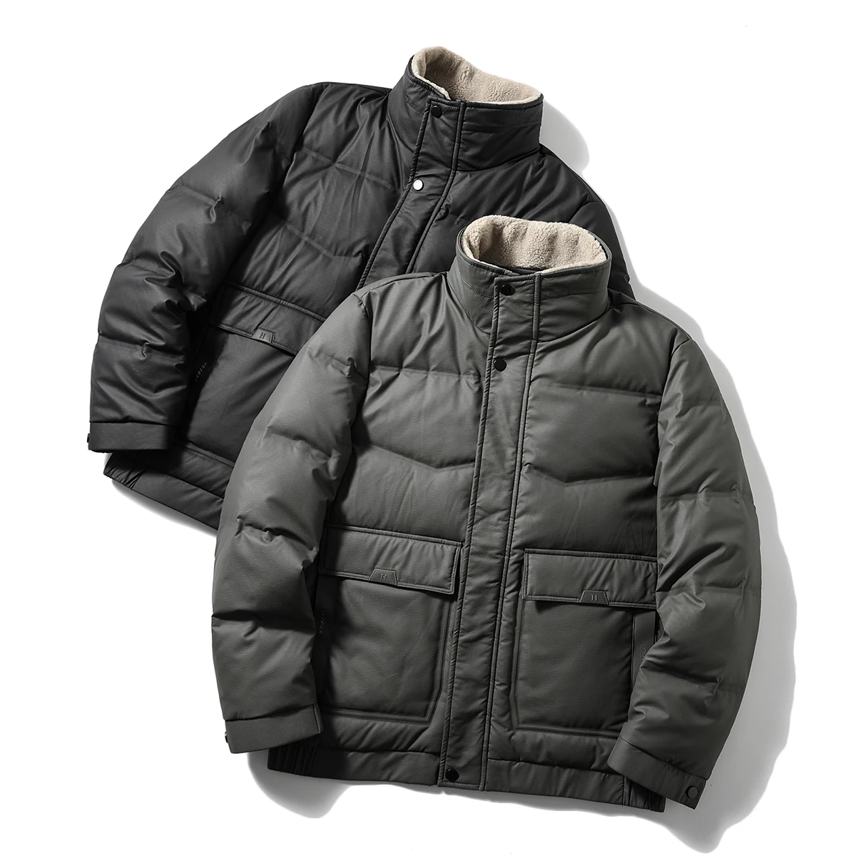 Высококачественная мужская зимняя куртка с отстегивающимся воротником из овчины, наполнителем из 90% пуха, ветрозащитная, износостойкая, теплая, стеганая, в городском стиле
Высококачественная мужская зимняя куртка с отстегивающимся воротником из овчины, наполнителем из 90% пуха, ветрозащитная, износостойкая, теплая, стеганая, в городском стиле