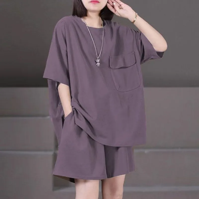 Women's Plus Size Casual Two Piece Outfit, Loose Short Sleeve T-Shirt and Shorts Set
Women's Plus Size Casual Two Piece Outfit, Loose Short Sleeve T-Shirt and Shorts Set