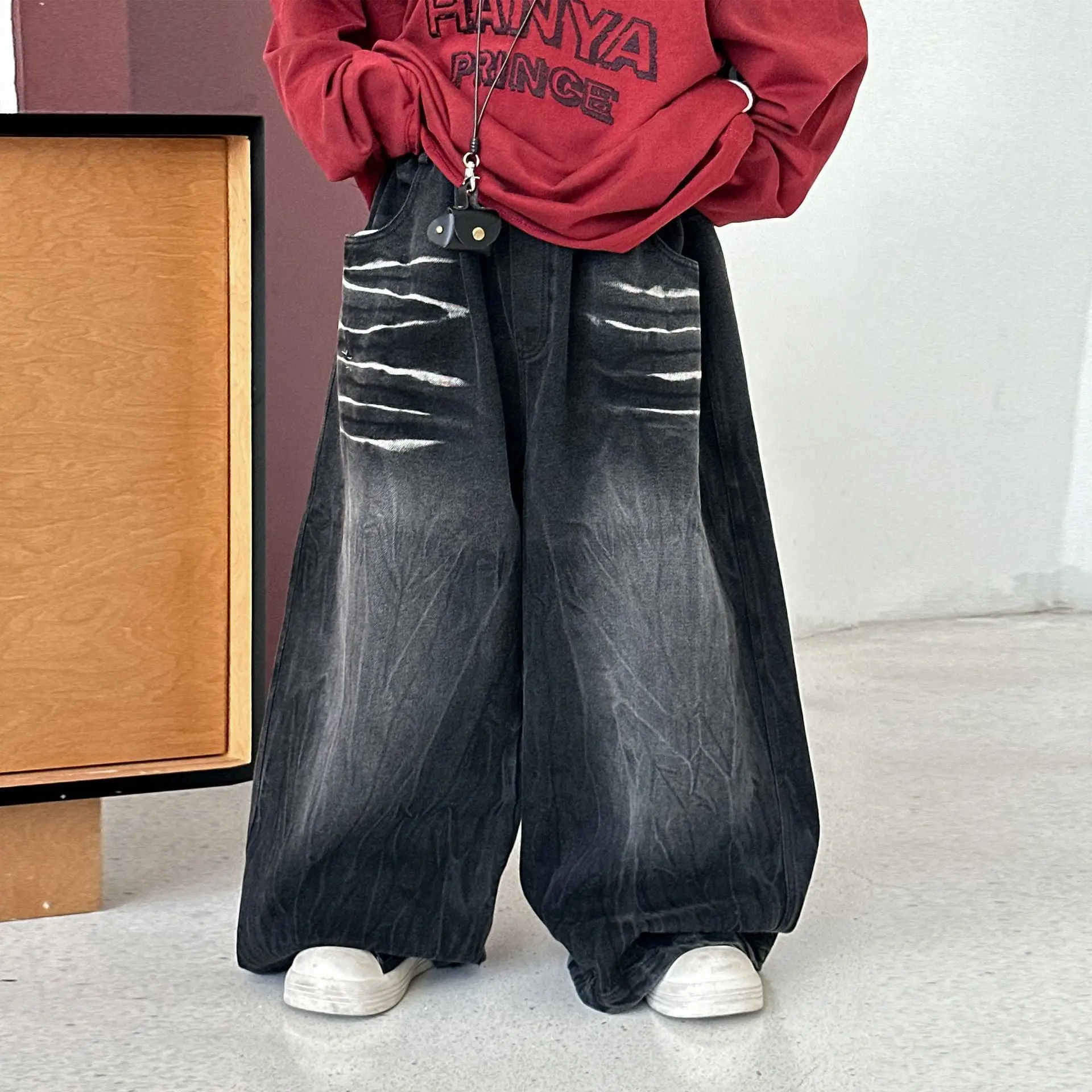 Boys' Autumn Jeans 2025 New Children's Loose Trousers Washed Scimitar Pants Children's Korean Pants Tide
Boys' Autumn Jeans 2025 New Children's Loose Trousers Washed Scimitar Pants Children's Korean Pants Tide