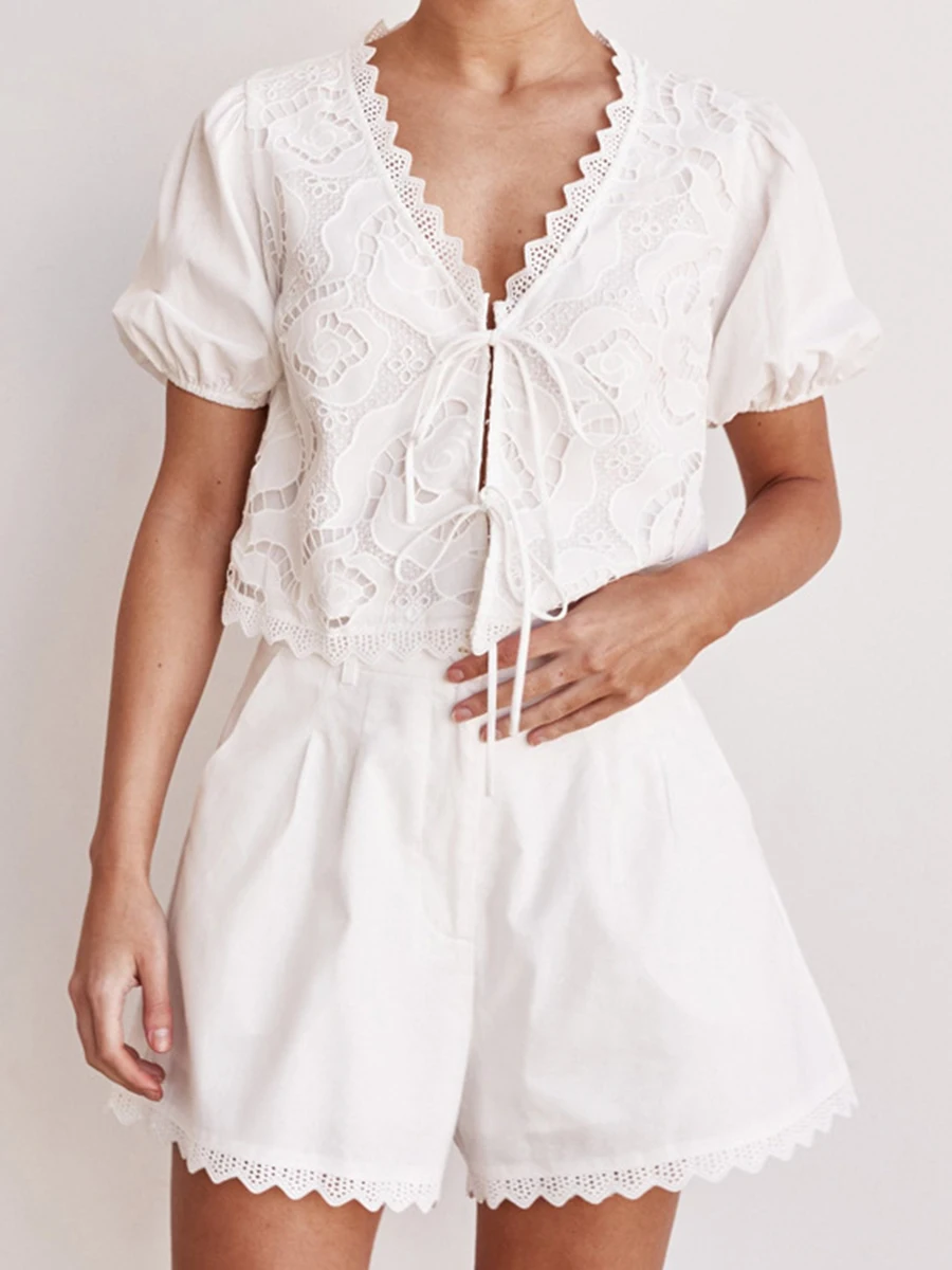 White Lace Jacquard Blouse 2 Piece Set Women Lace Trim V Neck Lace-up Short Sleeve Shirt Tops Summer Casual Fashion Shorts Sets
White Lace Jacquard Blouse 2 Piece Set Women Lace Trim V Neck Lace-up Short Sleeve Shirt Tops Summer Casual Fashion Shorts Sets
