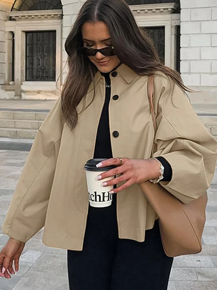 Khaki Lapel Short Windproof Jackets Women Solid Loose Single Breasted Full Sleeves Coats Lady Casual Autumn 2026 Street Outwear
Khaki Lapel Short Windproof Jackets Women Solid Loose Single Breasted Full Sleeves Coats Lady Casual Autumn 2026 Street Outwear