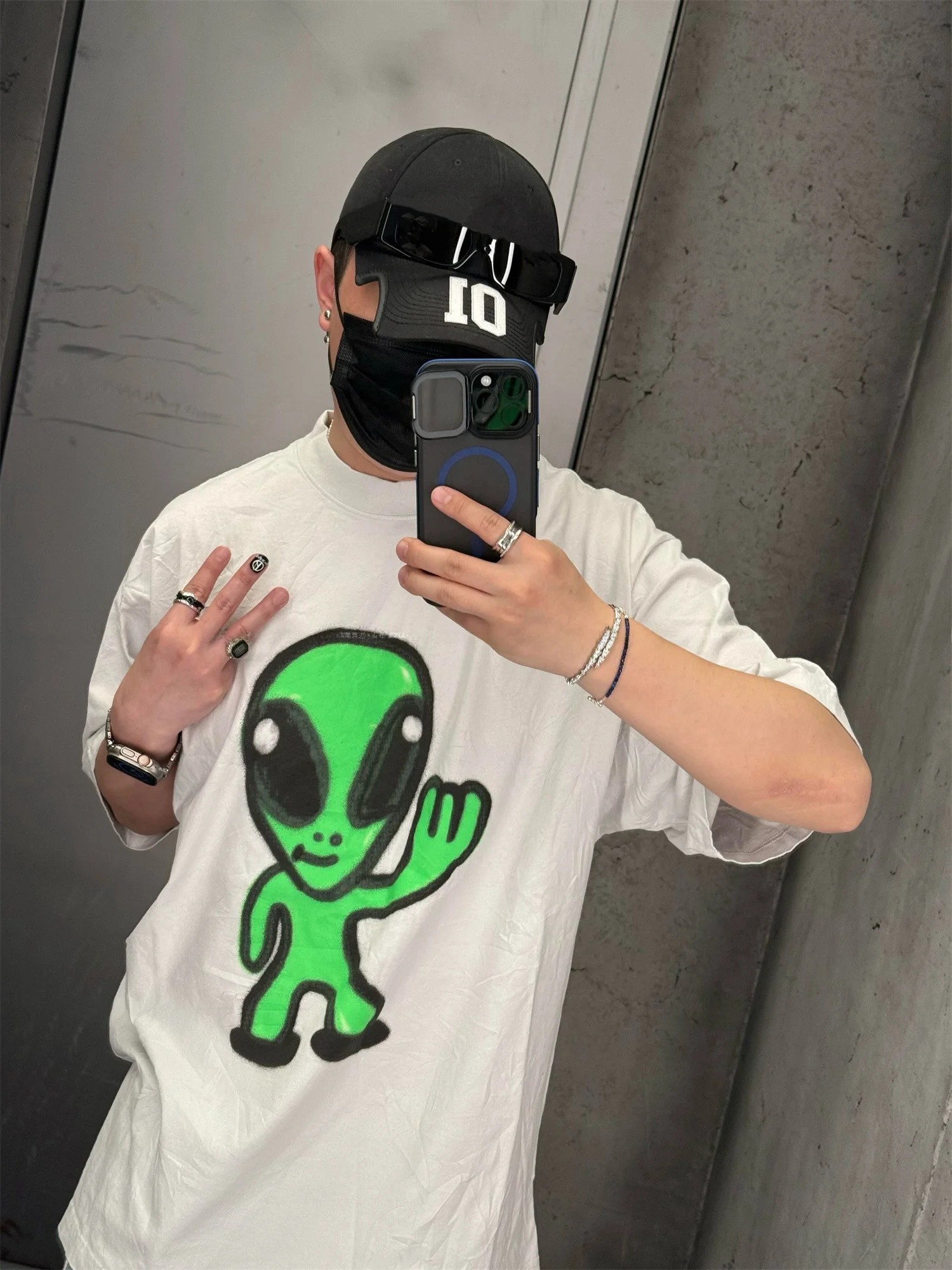 VANA ILUSION Alien Series Fluorescent Color Reflective Short Sleeve T-Shirt Unisex Youthful Popular Breathable Cotton Tee
VANA ILUSION Alien Series Fluorescent Color Reflective Short Sleeve T-Shirt Unisex Youthful Popular Breathable Cotton Tee
