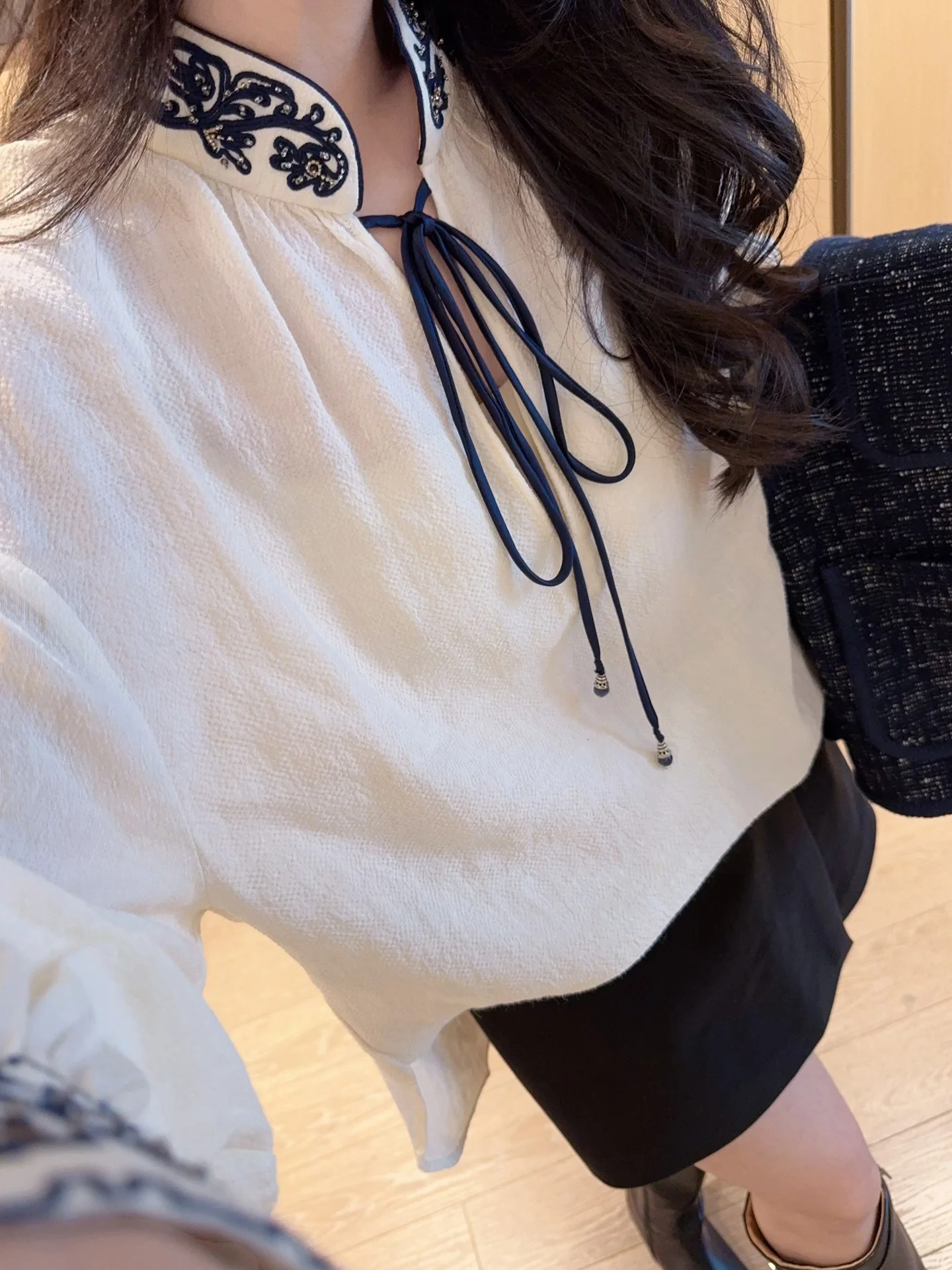 Retro Artistic Ethnic Vacation Style Embroidered Stand Collar Shirt Linen Silk Loose Long Sleeve Women's Top Spring 2026
Retro Artistic Ethnic Vacation Style Embroidered Stand Collar Shirt Linen Silk Loose Long Sleeve Women's Top Spring 2026
