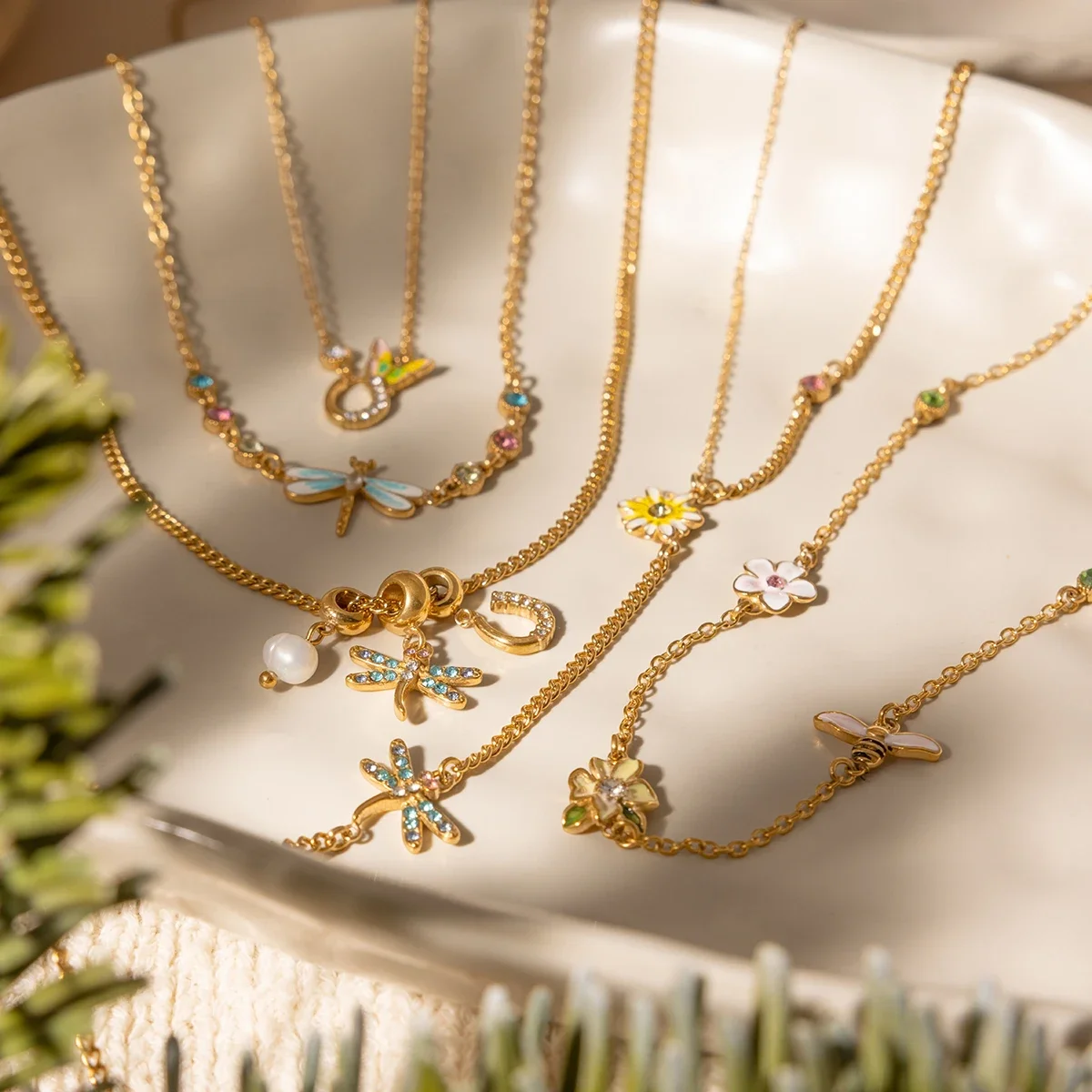 Lovely Flower Butterfly Dragonfly Pendant Necklace For Women 18K Gold Plated Stainless Steel Necklace Fashion Jewelry
Lovely Flower Butterfly Dragonfly Pendant Necklace For Women 18K Gold Plated Stainless Steel Necklace Fashion Jewelry