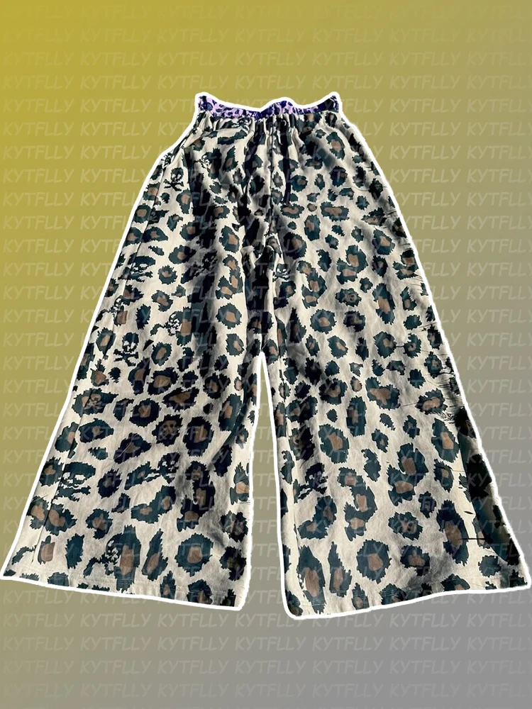 Europe, America, spring and summer new trousers, fashion items, creative leopard design, street Harajuku retro men and women.
Europe, America, spring and summer new trousers, fashion items, creative leopard design, street Harajuku retro men and women.